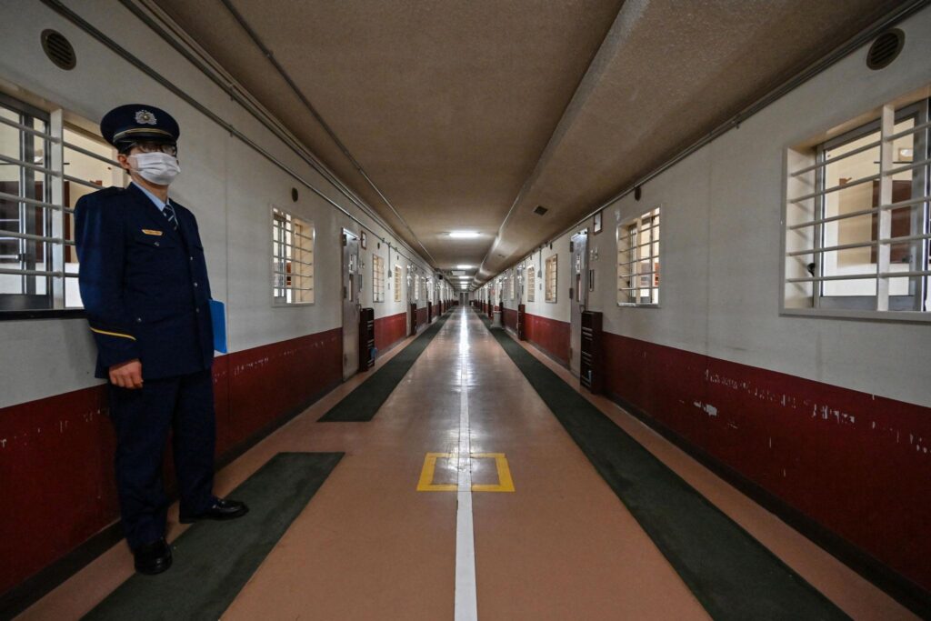 O presídio é altamente monitorado com rigor de comportamento.